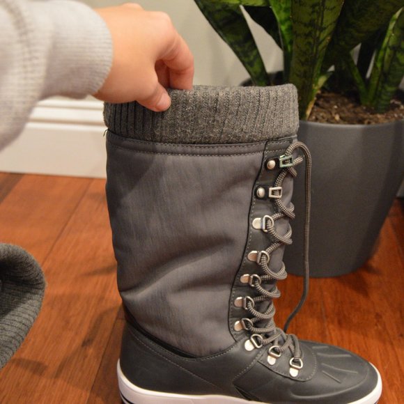 REDUCED!! ⬇️ Cougar Tall Grey Lace Up Snow Boots Size 7 | Size 7 - Picture 7 of 13